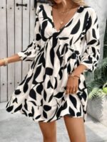 Elorivane Plus Size Plant Print Dress, Flare Sleeve Loose Casual Vacation Midi Dress - Image 4