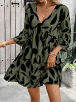 Elorivane Plus Size Plant Print Dress, Flare Sleeve Loose Casual Vacation Midi Dress - Image 9