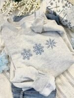 Elorivane Women's Snowflake Embroidered Sweatshirt, Christmas Style