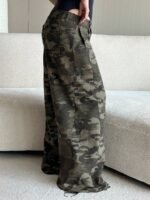 Elorivane Plus Size Camo Jeans, Military Green Loose Straight Leg Motorcycle Autumn Pants