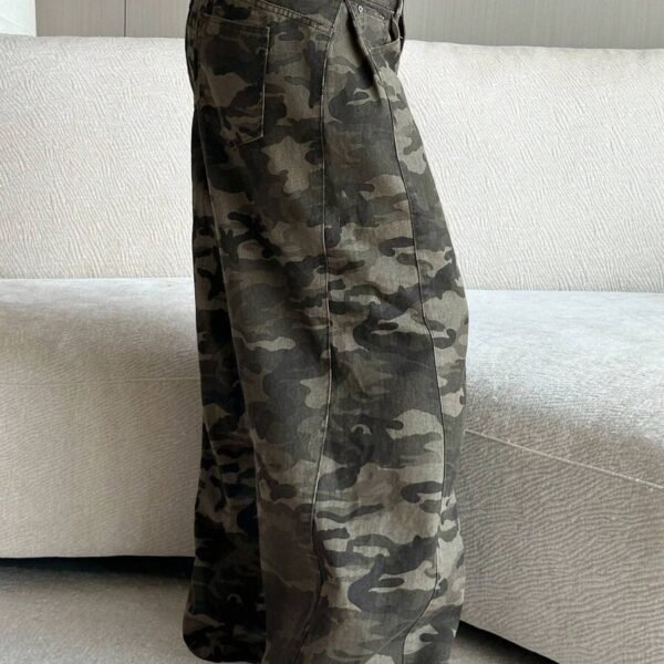 Elorivane Plus Size Camo Jeans, Military Green Loose Straight Leg Motorcycle Autumn Pants
