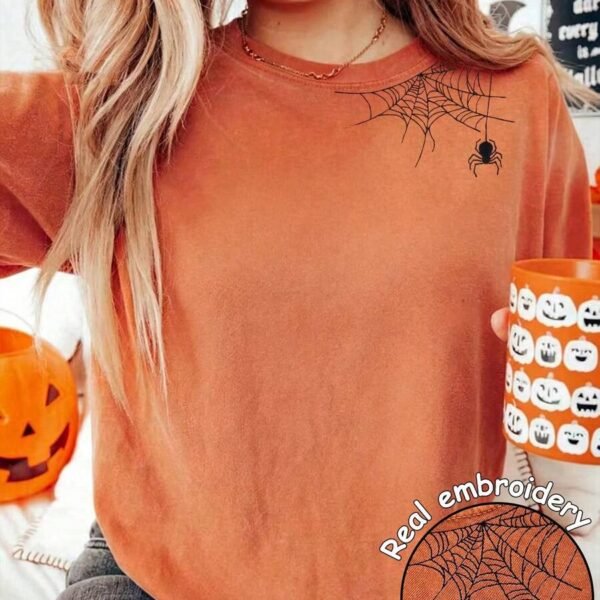 Elorivane Women's Spider Embroidered Tee, Casual Halloween Spooky Style