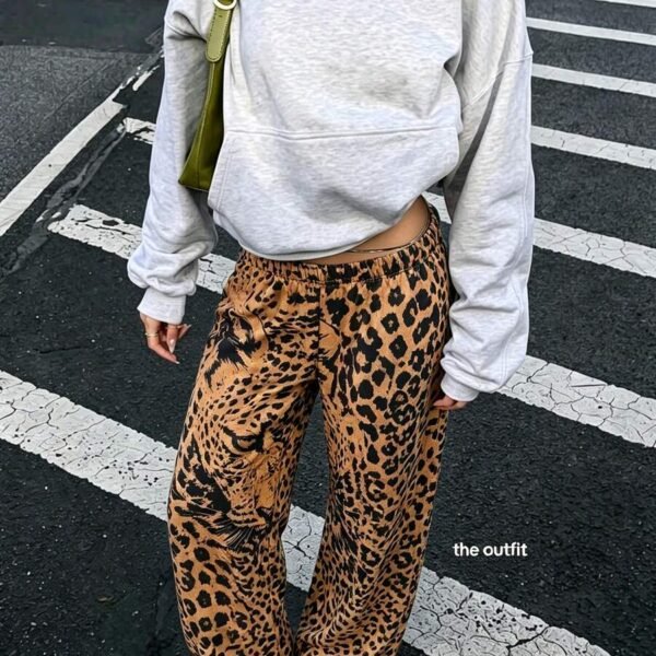 Elorivane Women Black Leopard Face Print Wide Leg Sweatpants, Elastic Drawstring Loose Pocket Street Casual Long Pants