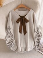 Elorivane Plus Floral Bow Decor Curve Hem Pullover Sweater, White Fall Top - Image 3