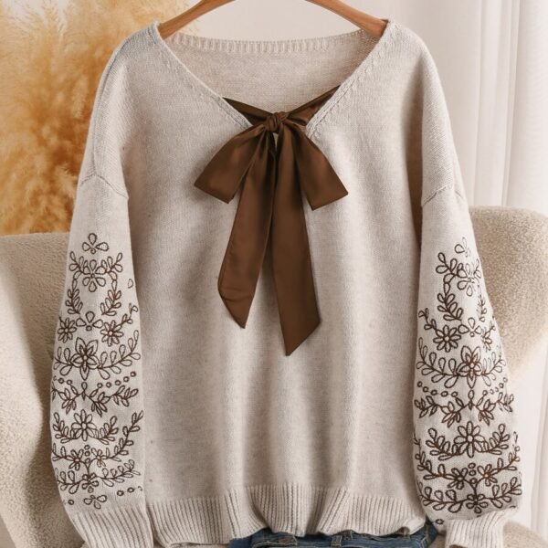 Elorivane Plus Floral Bow Decor Curve Hem Pullover Sweater, White Fall Top