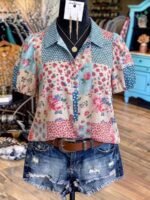 Elorivane Plus Size Women's Beige Vintage Boho Floral Print Short Sleeve Shirt, Summer Vacation & Wedding Guest Blouse